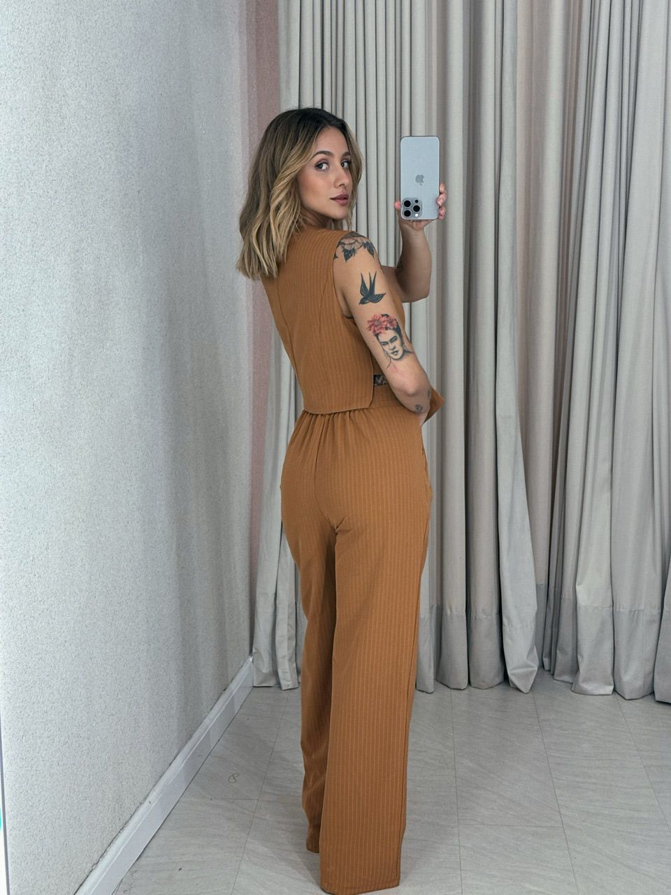 CONJUNTO ANGEL RISCA DE GIZ CARAMELO
