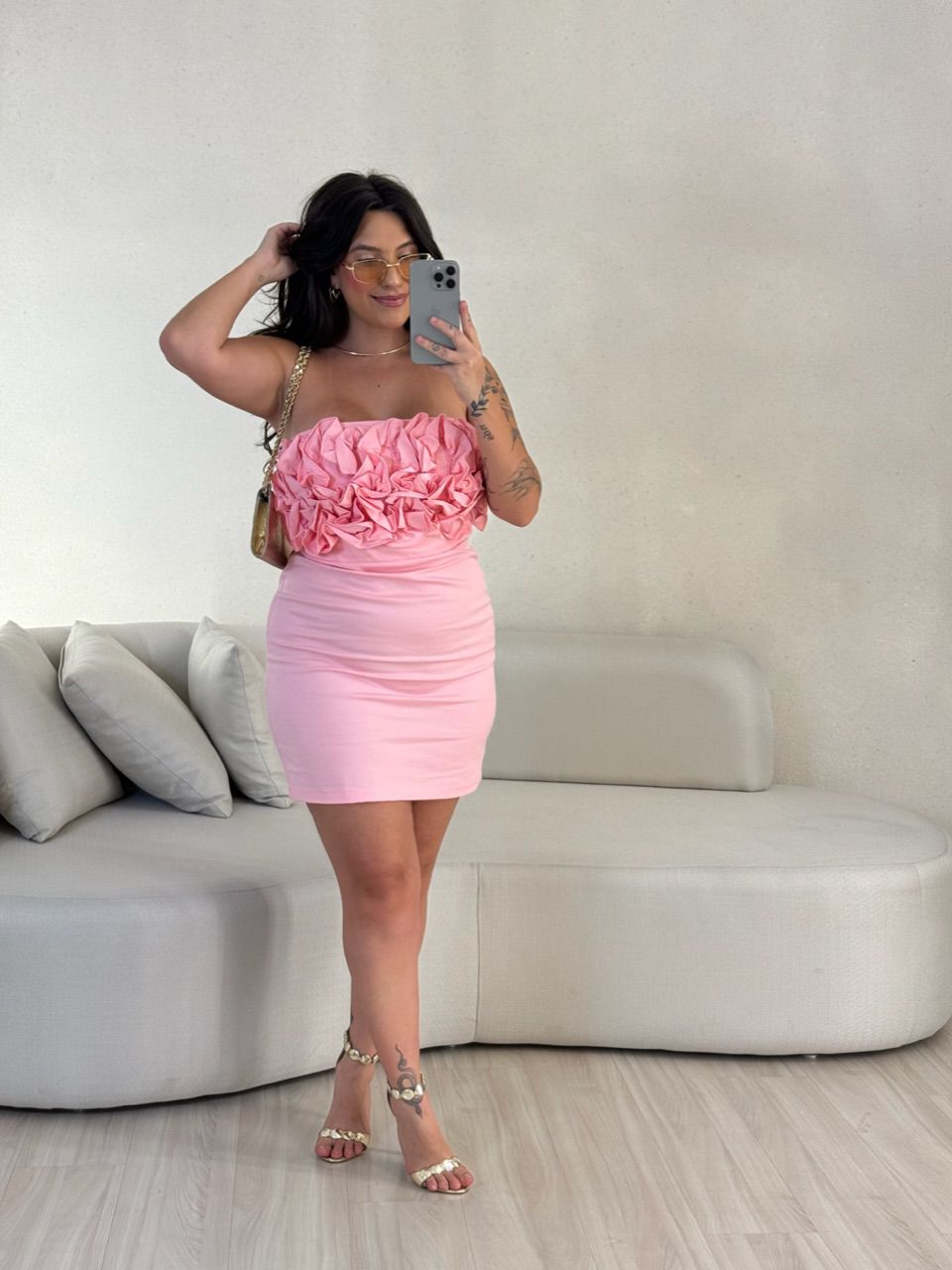 VESTIDO LAIANE CURTO BABADO ROSA