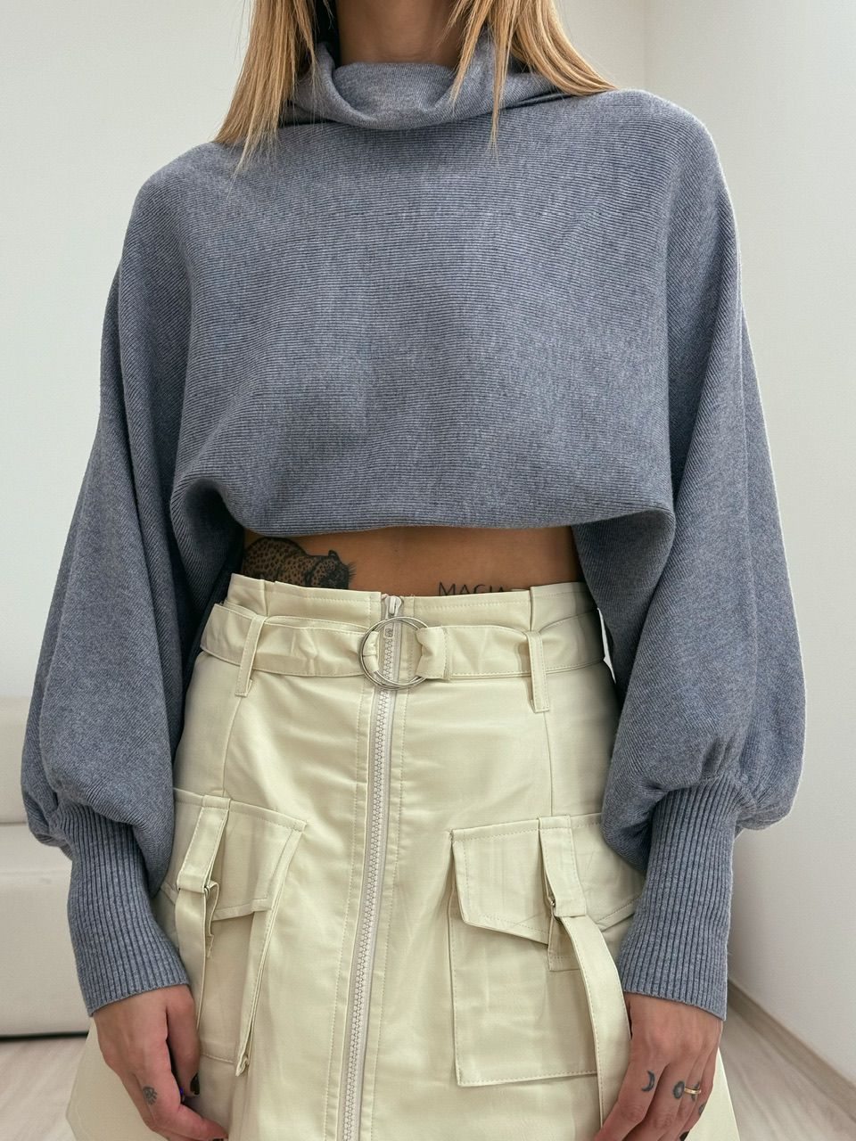 BLUSA MODAL GOLA ALTA CINZA