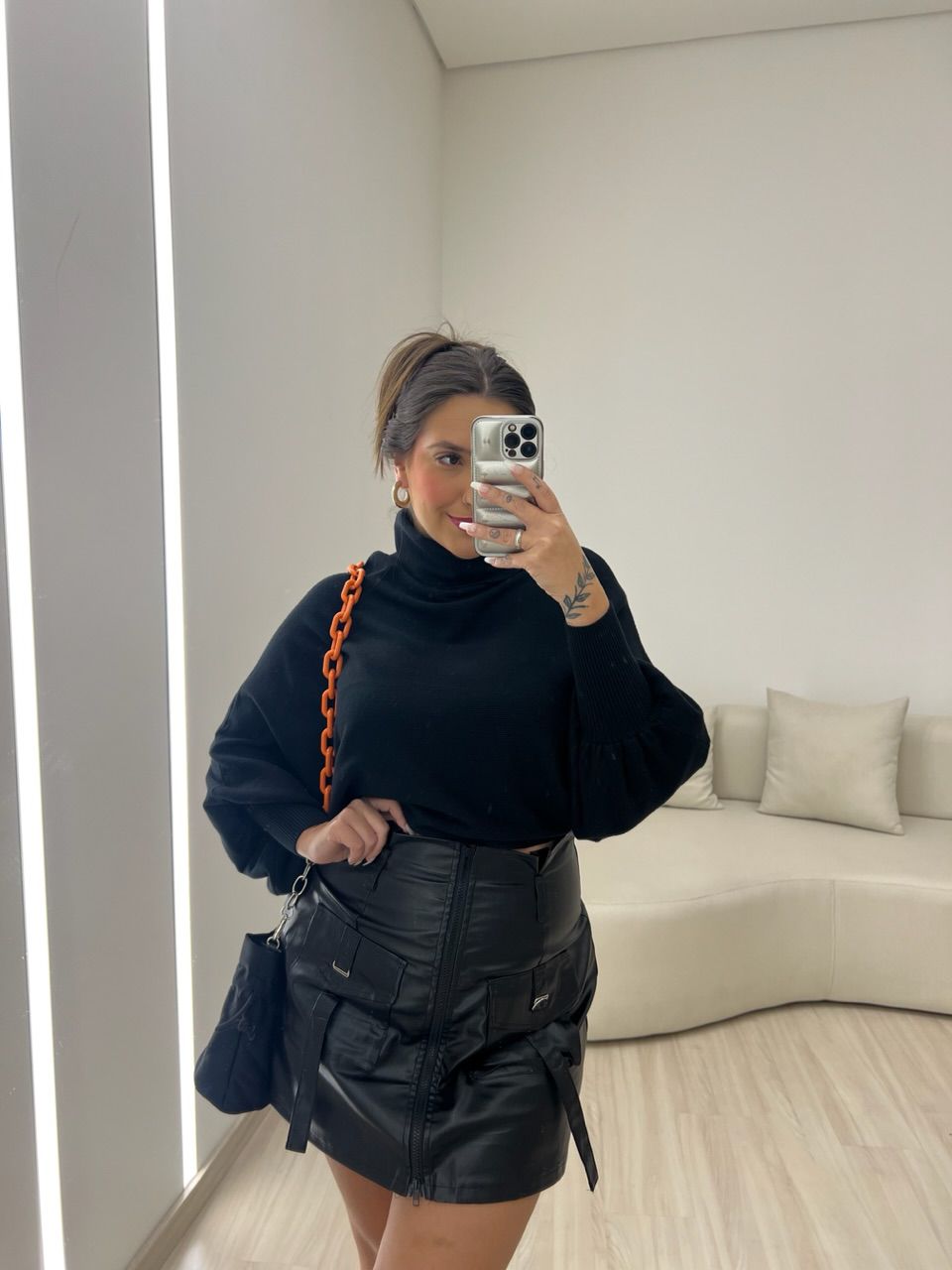 BLUSA MODAL GOLA ALTA PRETA