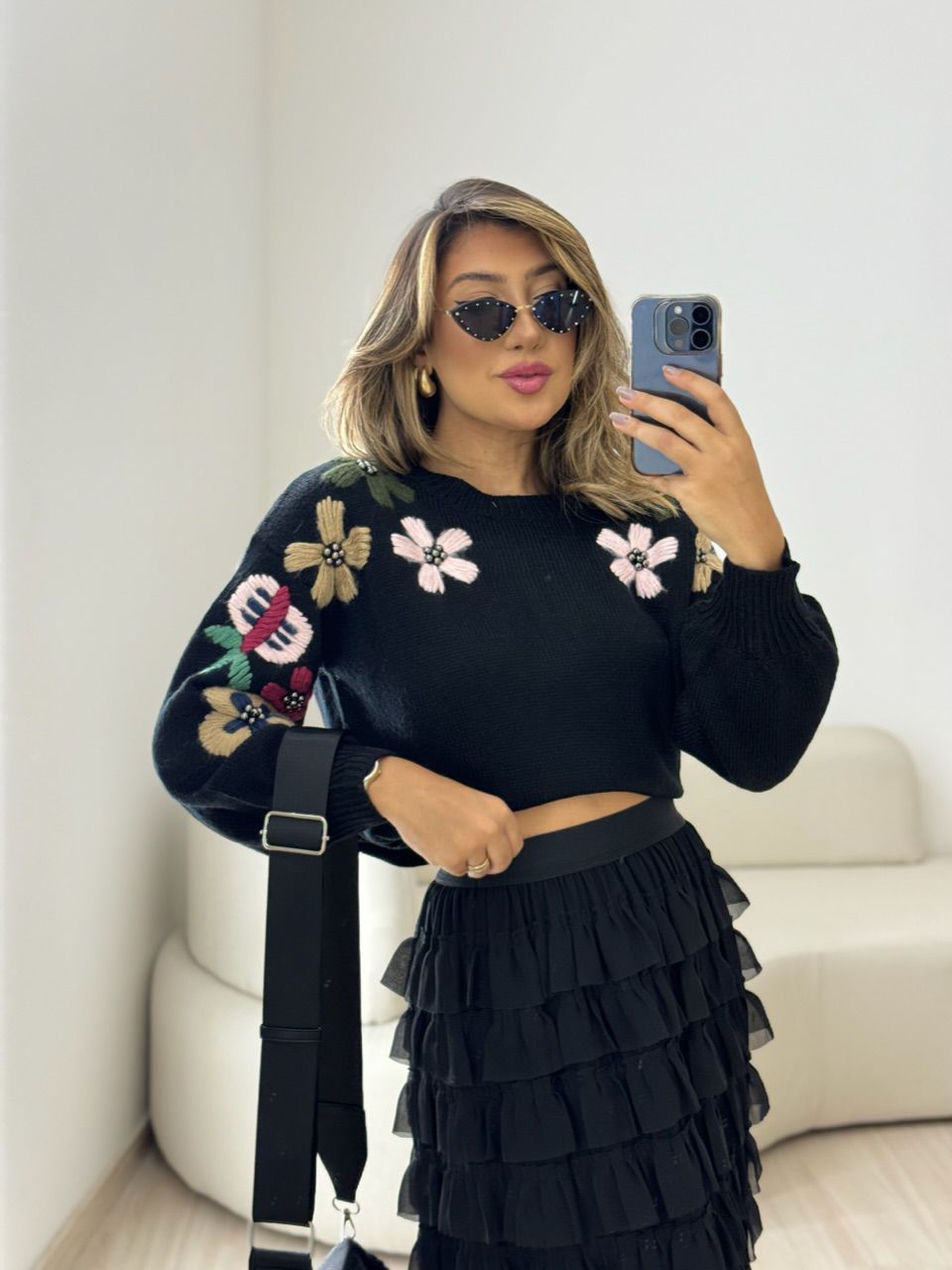 TRICOT FLOR BORDADA PRETO - 0050560032 - CAROLLA FERRARO