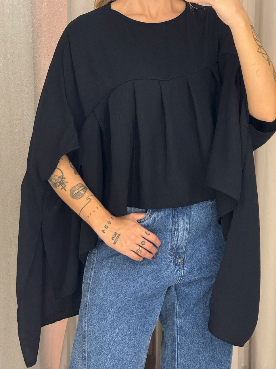 BLUSA MAGALI CAPA PRETA