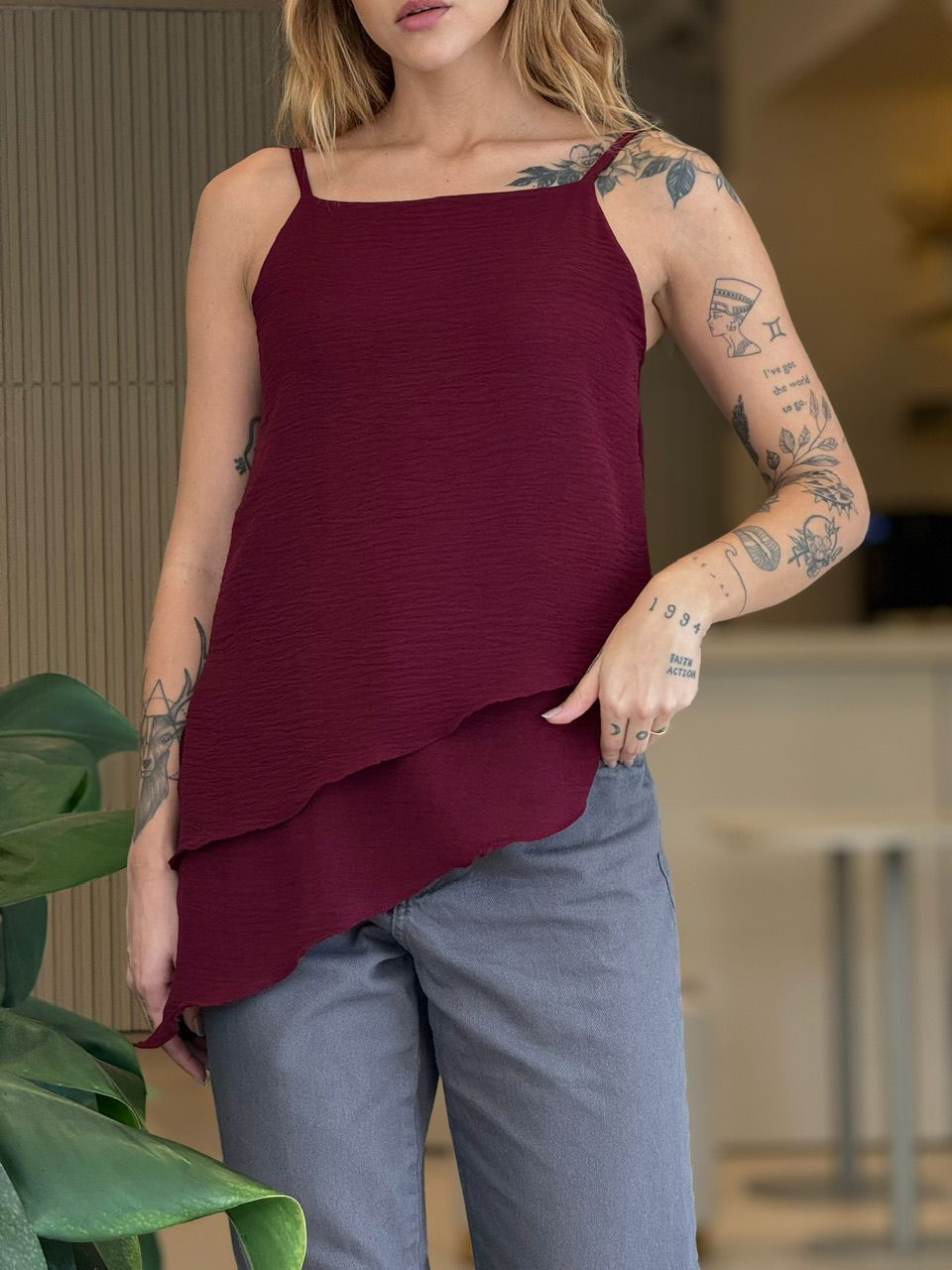 BLUSA ASSIMÉTRICA ALÇA MARSALA
