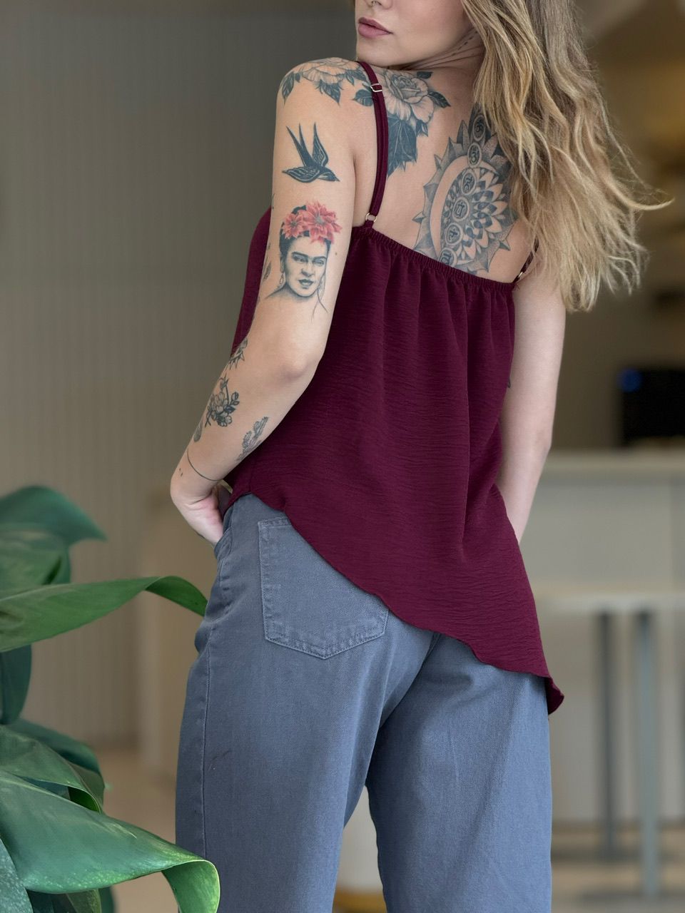 BLUSA ASSIMÉTRICA ALÇA MARSALA