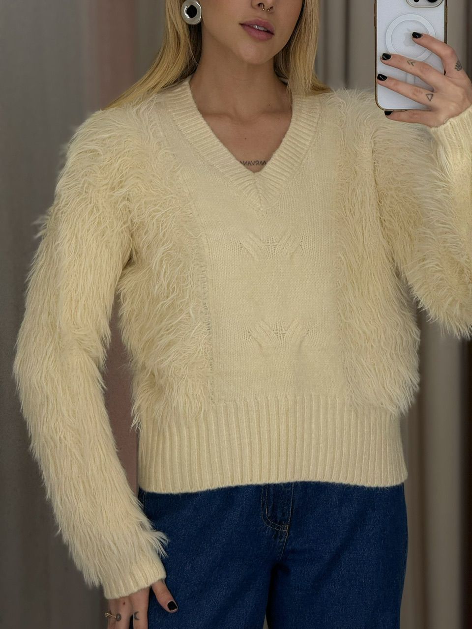 BLUSA BELINDA PELINHOS AREIA