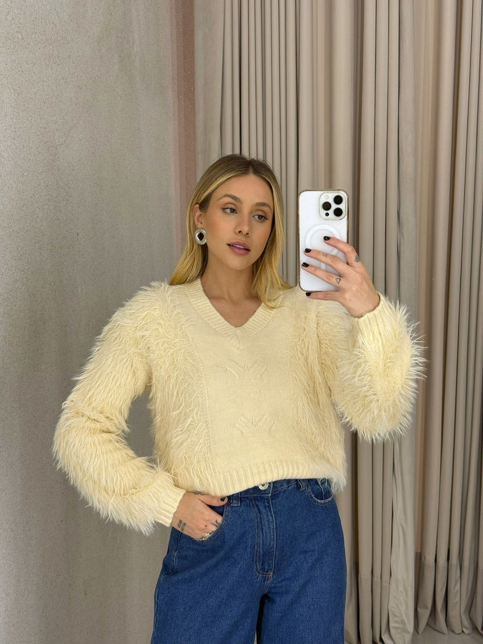 BLUSA BELINDA PELINHOS AREIA - 0065280110 - CAROLLA FERRARO