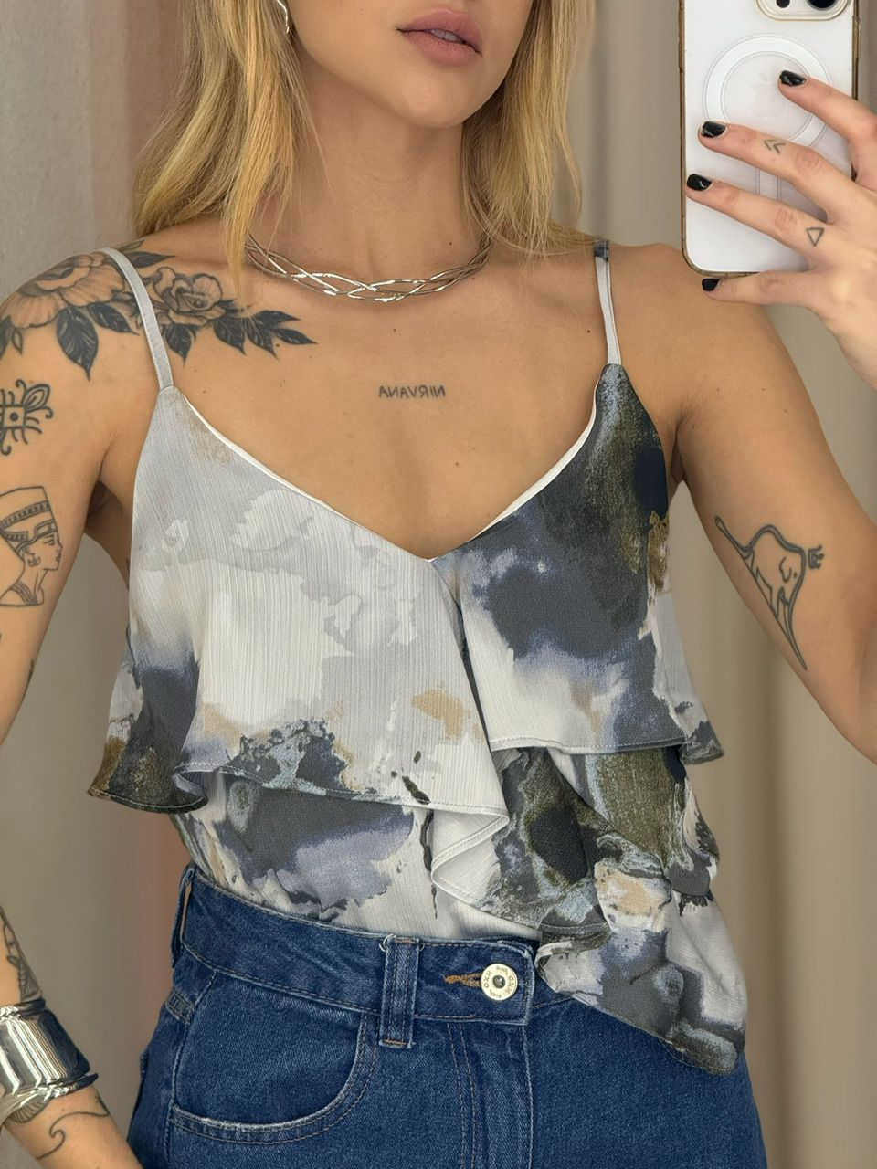 BLUSA BIA ESTAMPADA CINZA