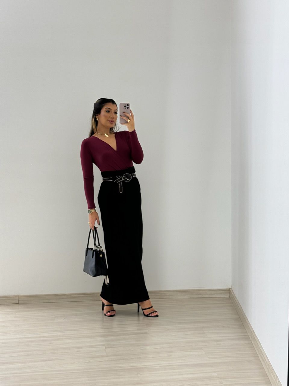 SAIA LAÍS CINTO PRETA