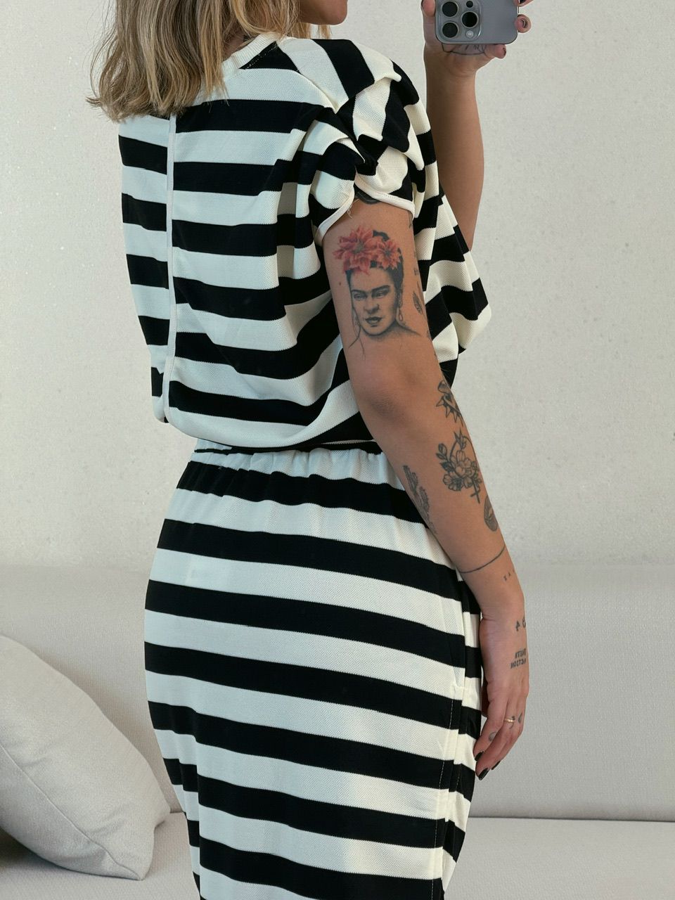BLUSA LUNA LISTRAS Preta