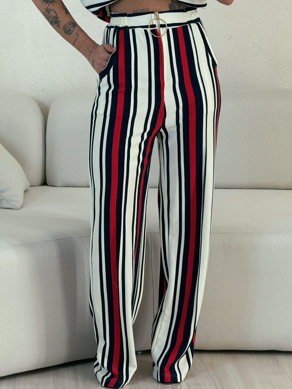 CALÇA ISABELA LISTRAS MARINHEIRO