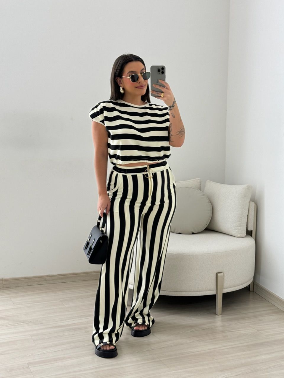 CALÇA ISABELA LISTRAS PRETA
