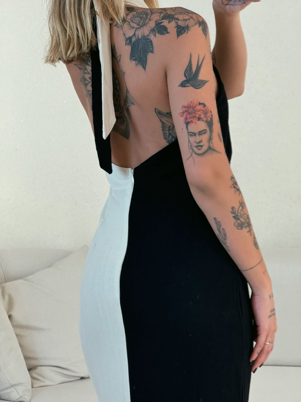 VESTIDO TAMARA BICOLOR PRETO/CRU