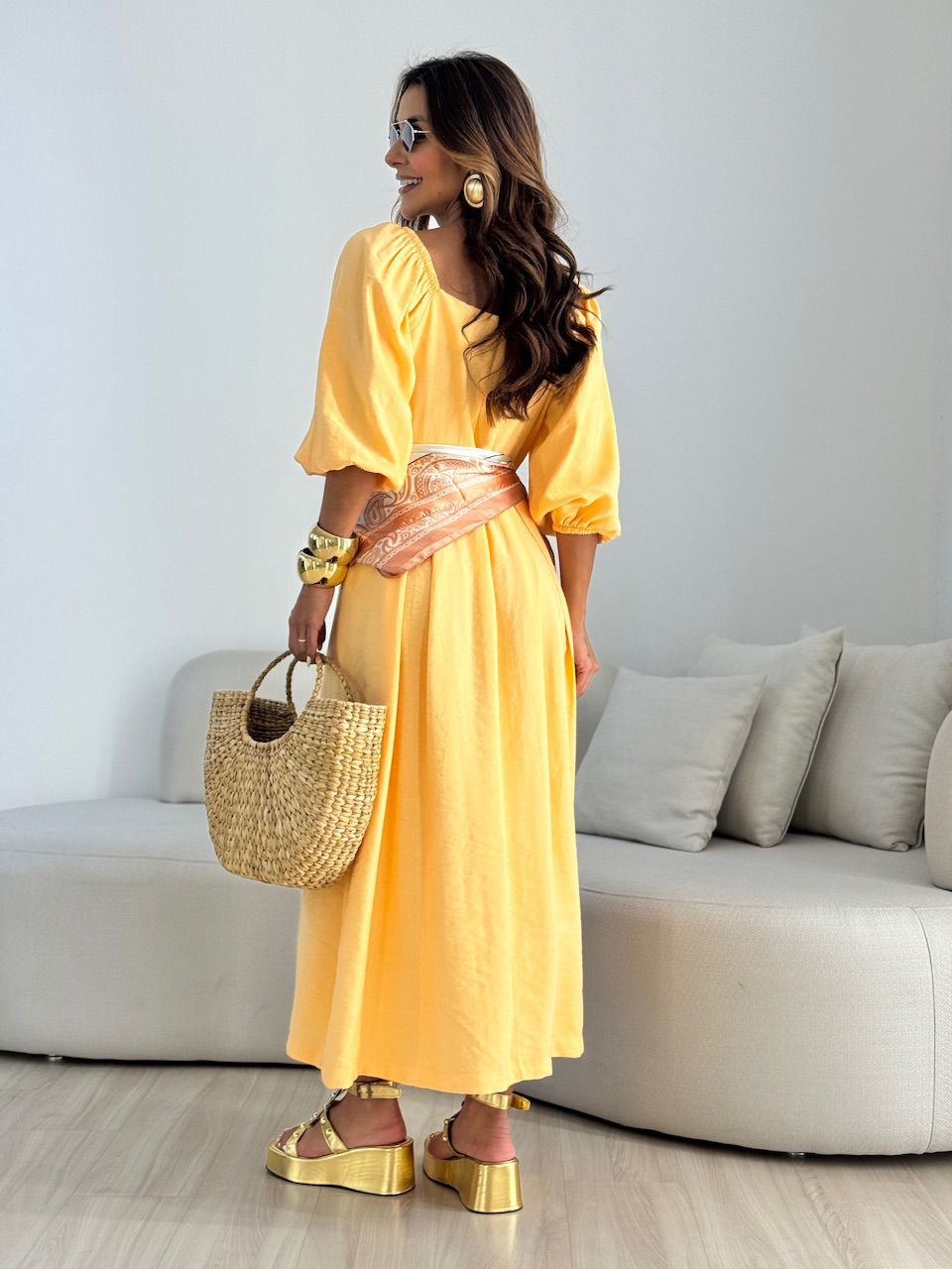 VESTIDO AMORA MANGA BUFANTE LARANJA