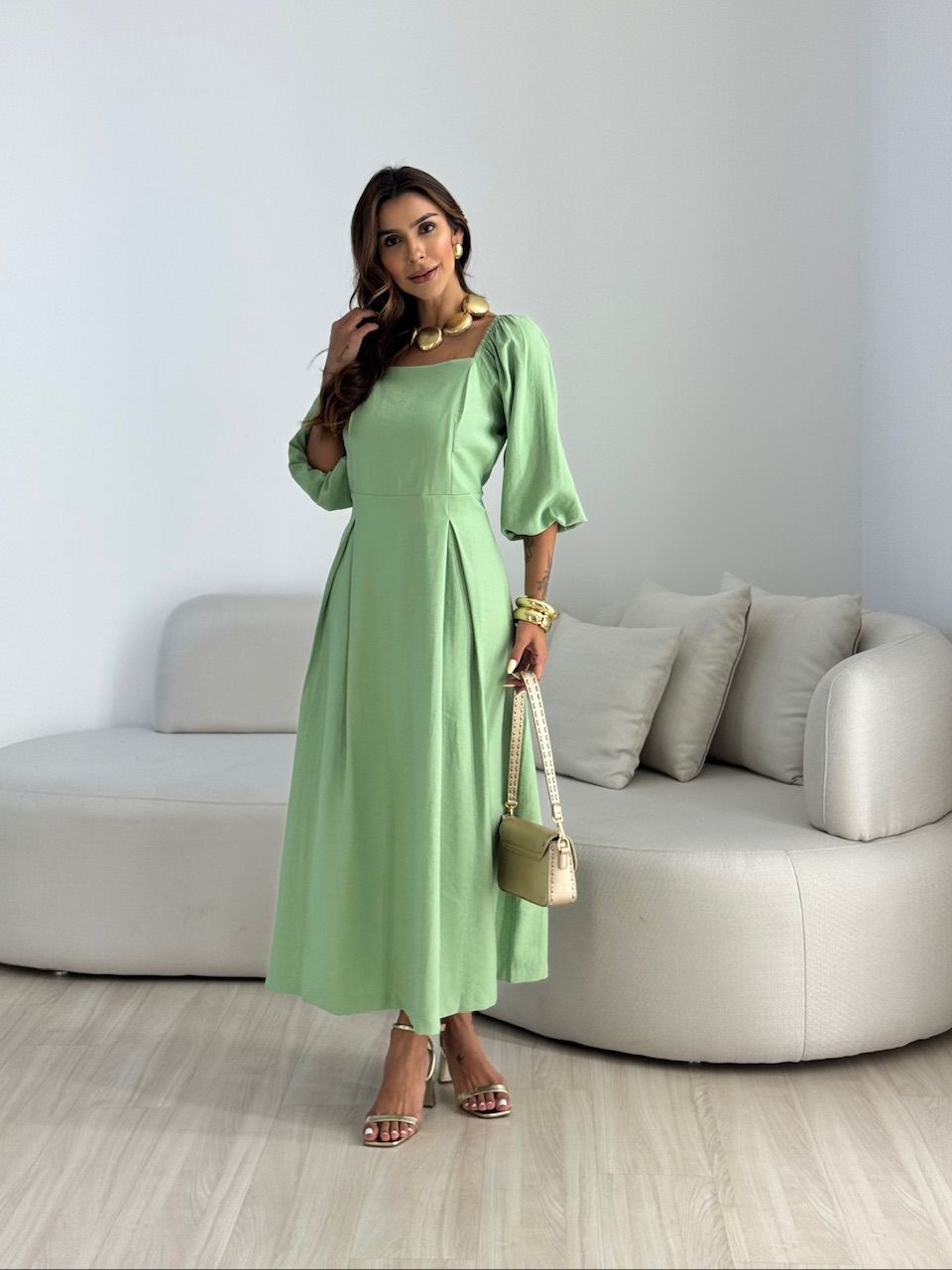 VESTIDO AMORA MANGA BUFANTE VERDE - 0068610230 - CAROLLA FERRARO