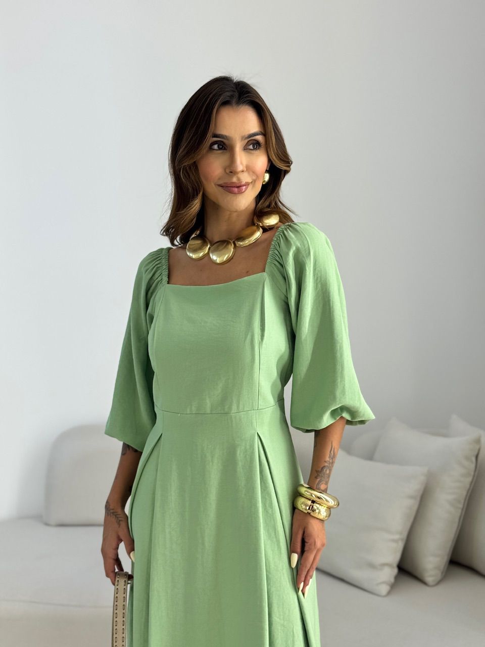 VESTIDO AMORA MANGA BUFANTE VERDE