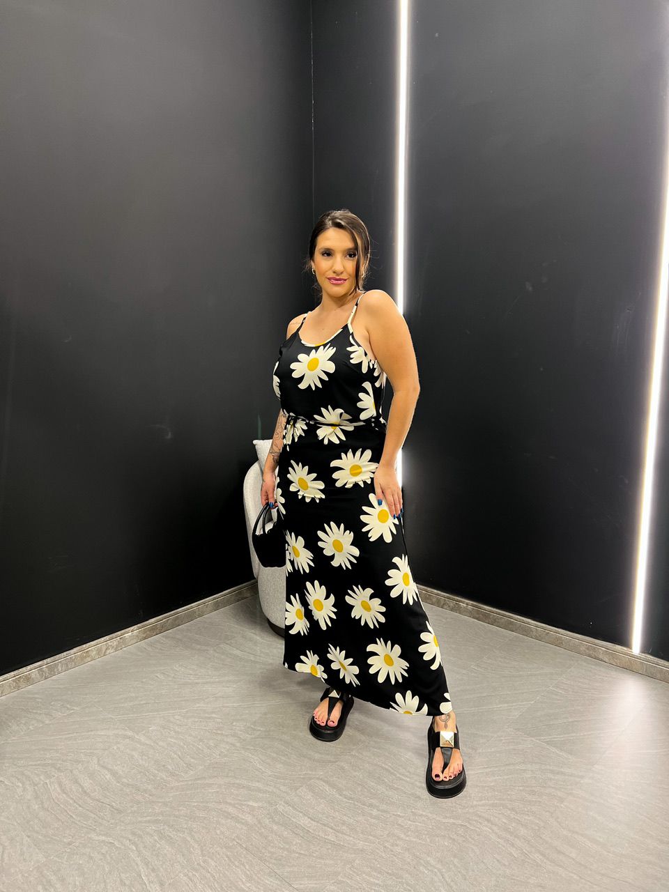 VESTIDO MARGARIDAS ALCINHA PRETO