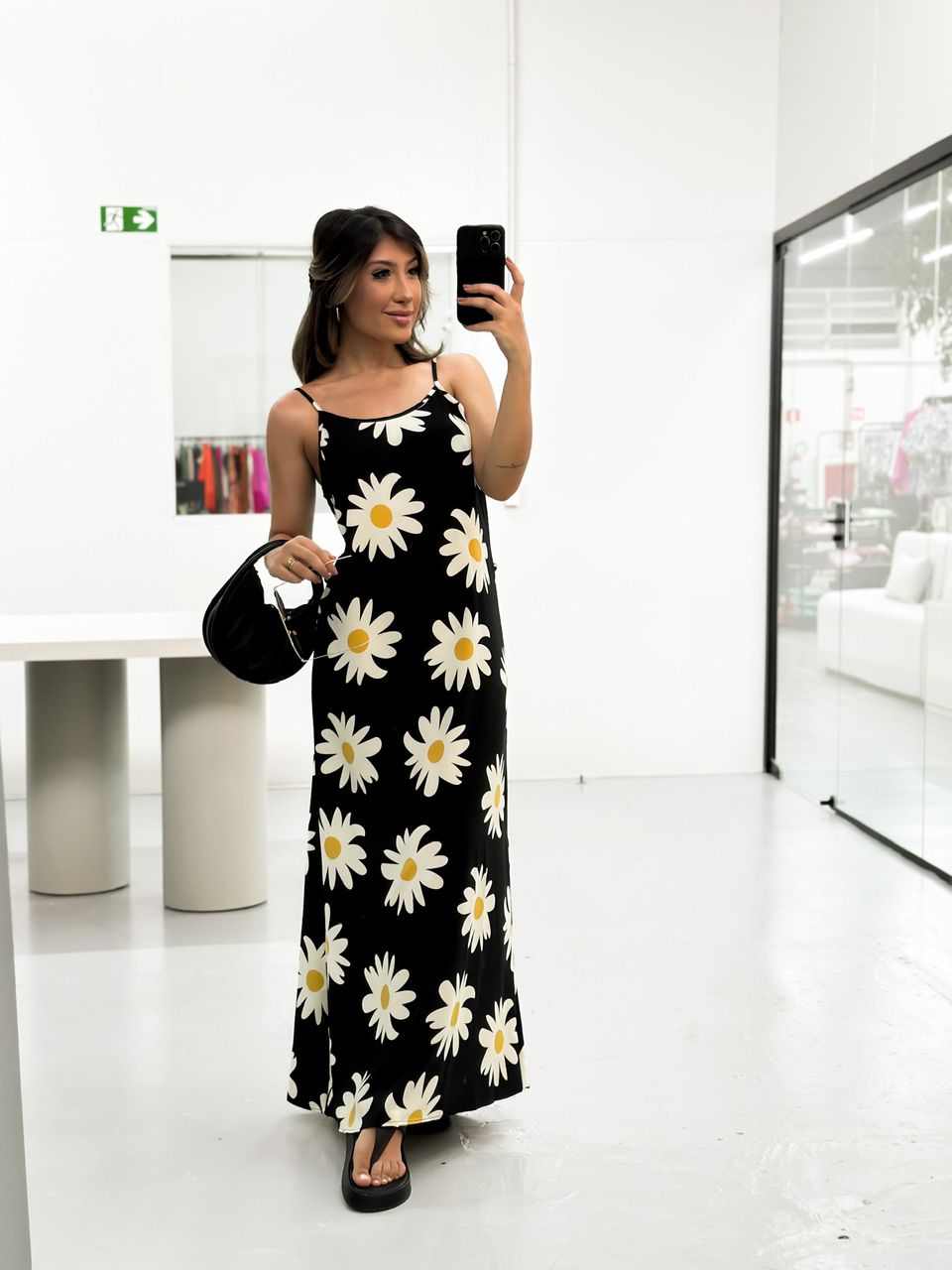 VESTIDO MARGARIDAS ALCINHA PRETO