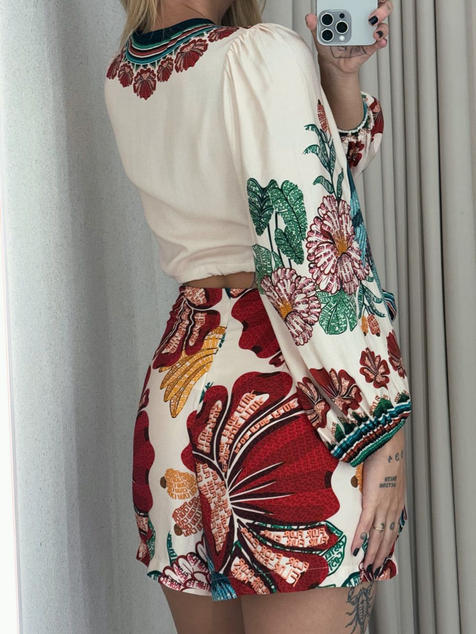 SHORT SAIA LUNA ESTAMPADO AREIA
