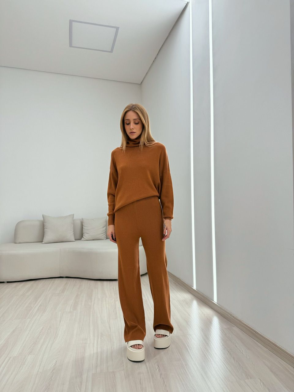 CONJUNTO MODAL GOLA ALTA CARAMELO