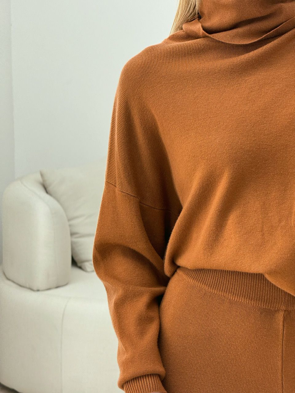 CONJUNTO MODAL GOLA ALTA CARAMELO