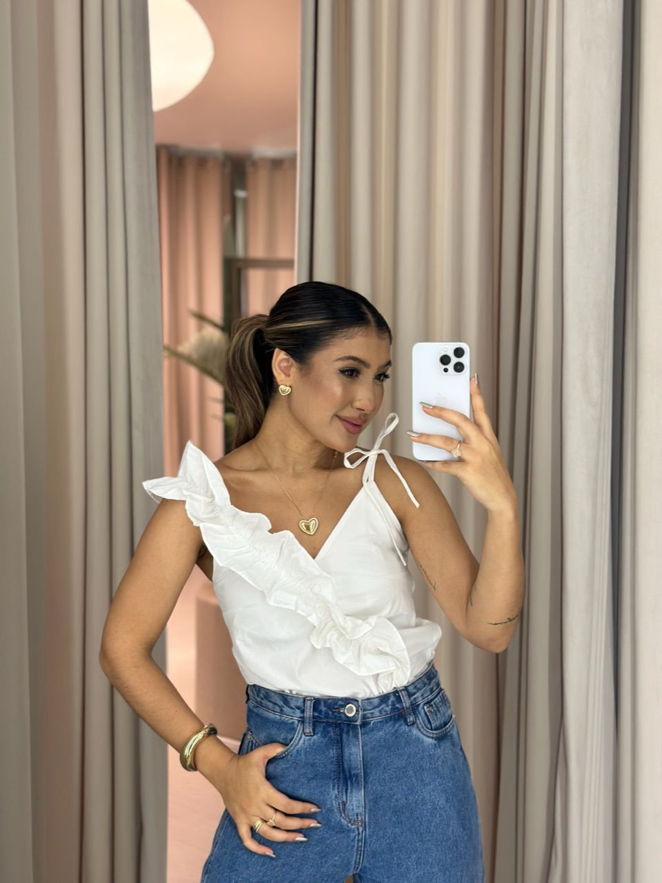 BLUSA TATIANA BABADO ASSIMÉTRICO OFF