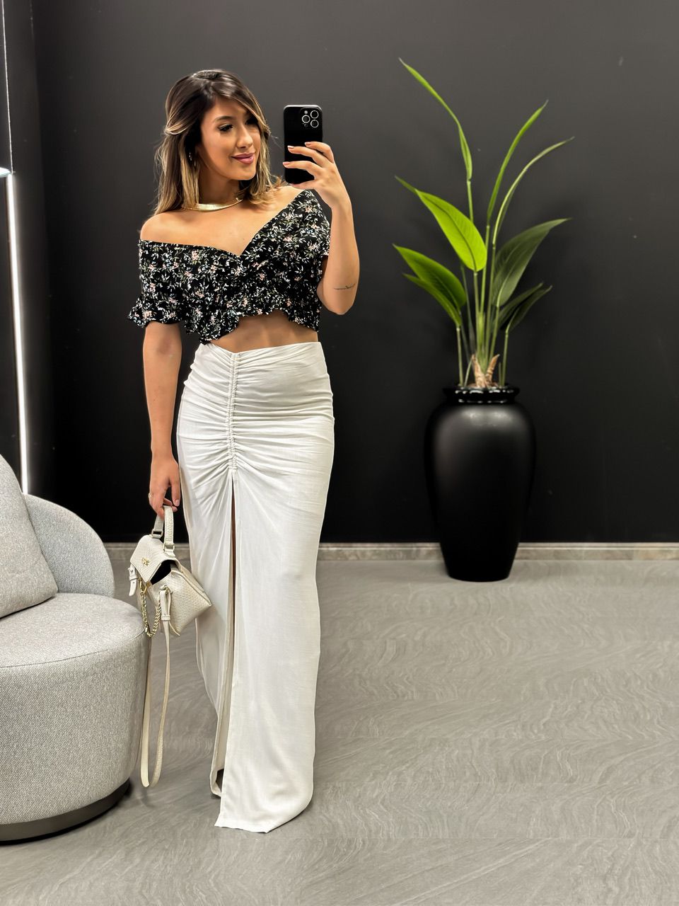 BLUSA LAURA FLORES PRETA