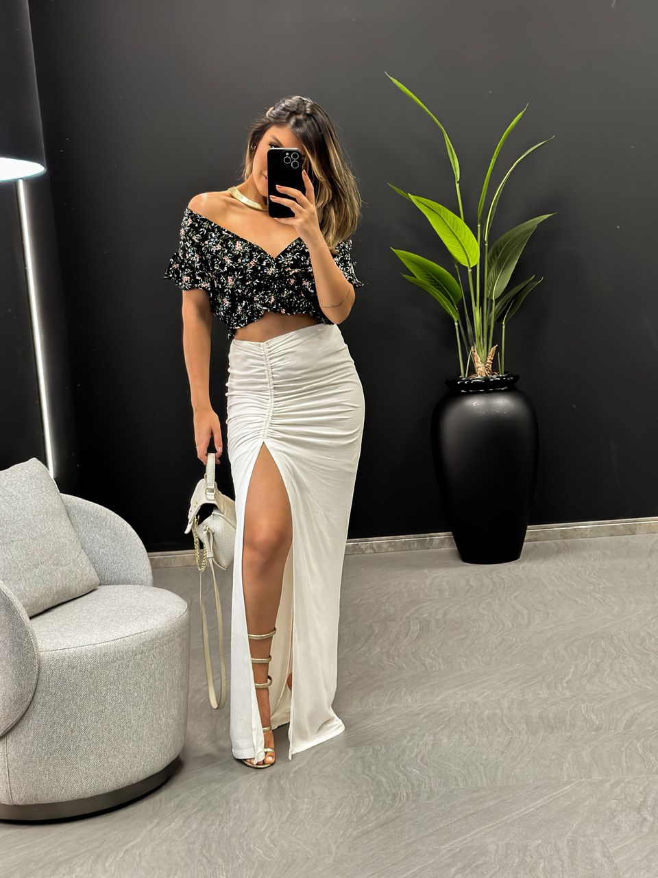 BLUSA LAURA FLORES PRETA