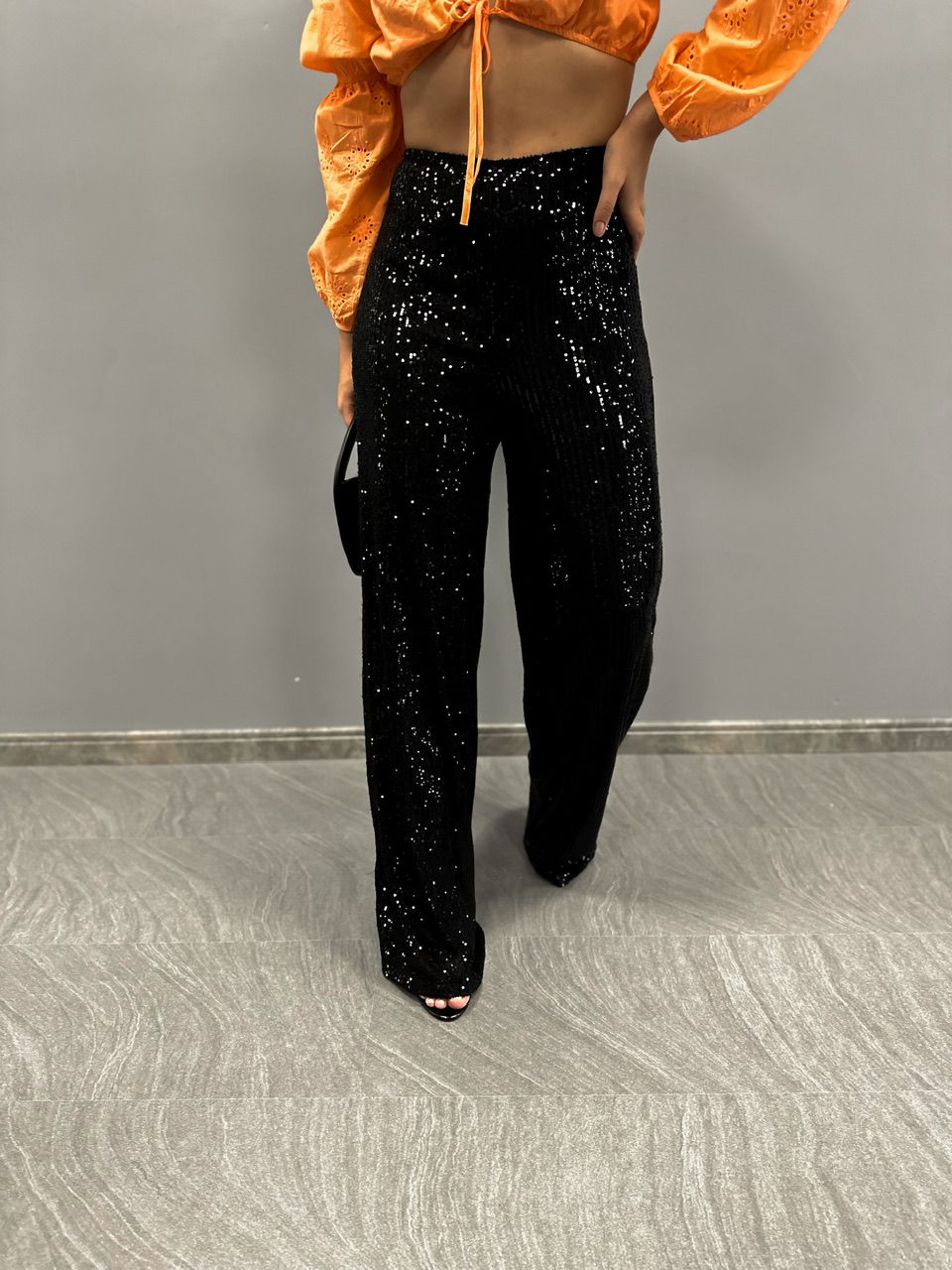 CALÇA JULIA PAETÊ PRETA - 0045090033 - CAROLLA FERRARO