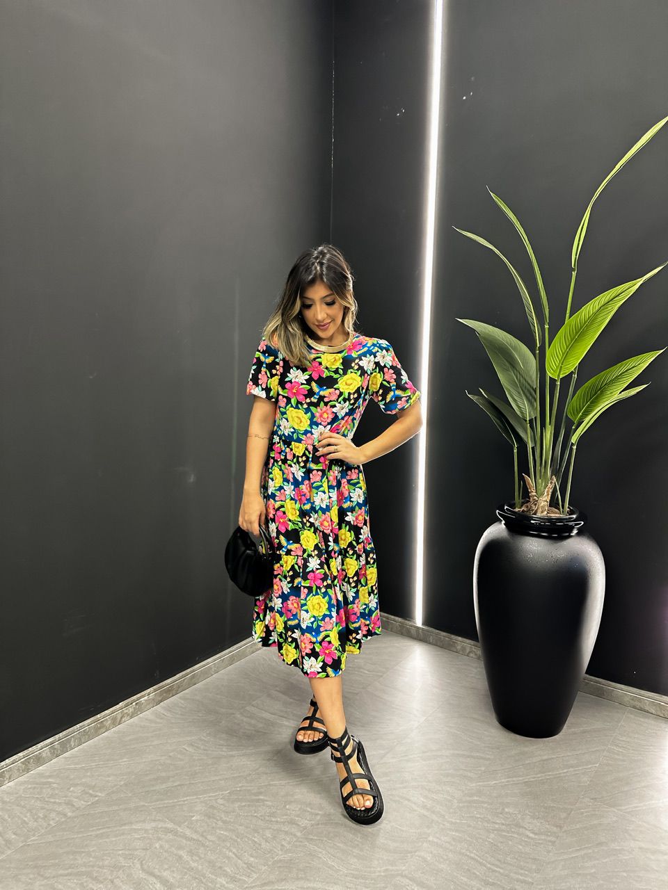 VESTIDO FLOR MIDI PRETO - 0045020032 - CAROLLA FERRARO