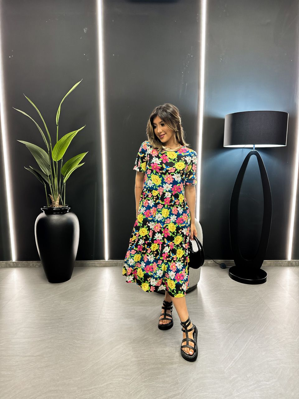 VESTIDO FLOR MIDI PRETO