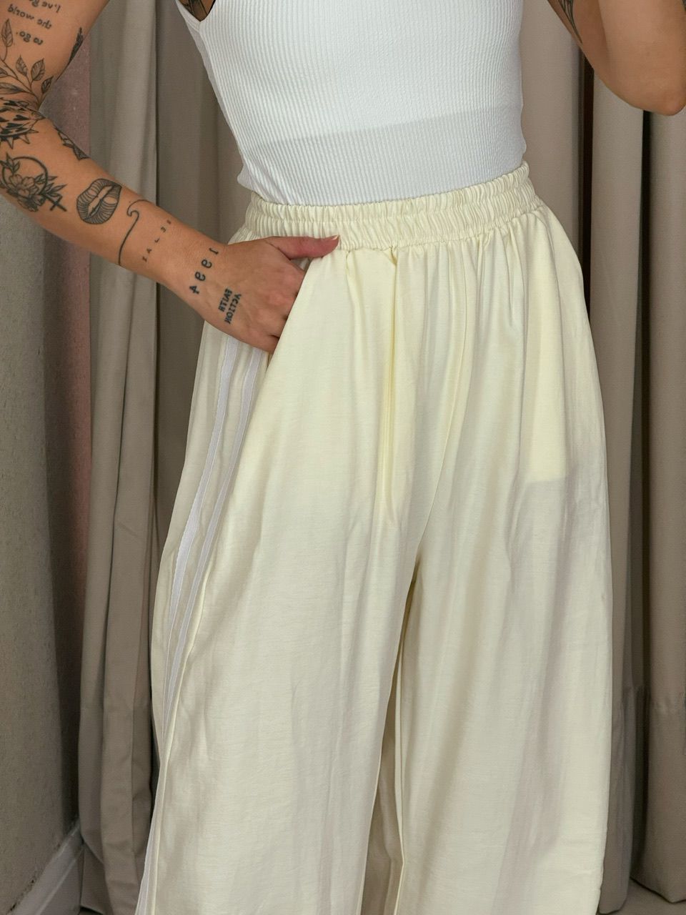 CALÇA VANESSA STREETWEAR YELLOW BUTTER