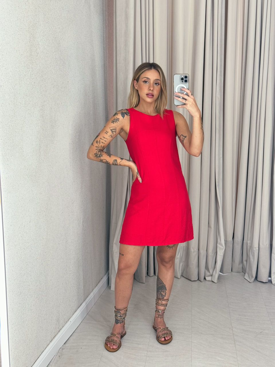 VESTIDO JOANA CURTO VERMELHO