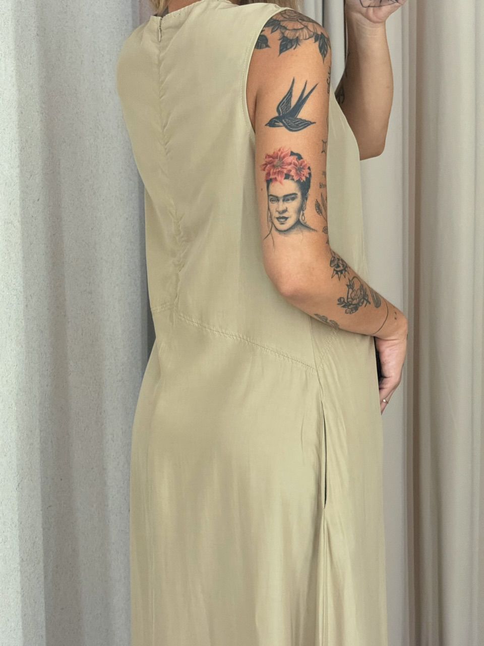 VESTIDO MARÍLIA LONGUETE NUDE
