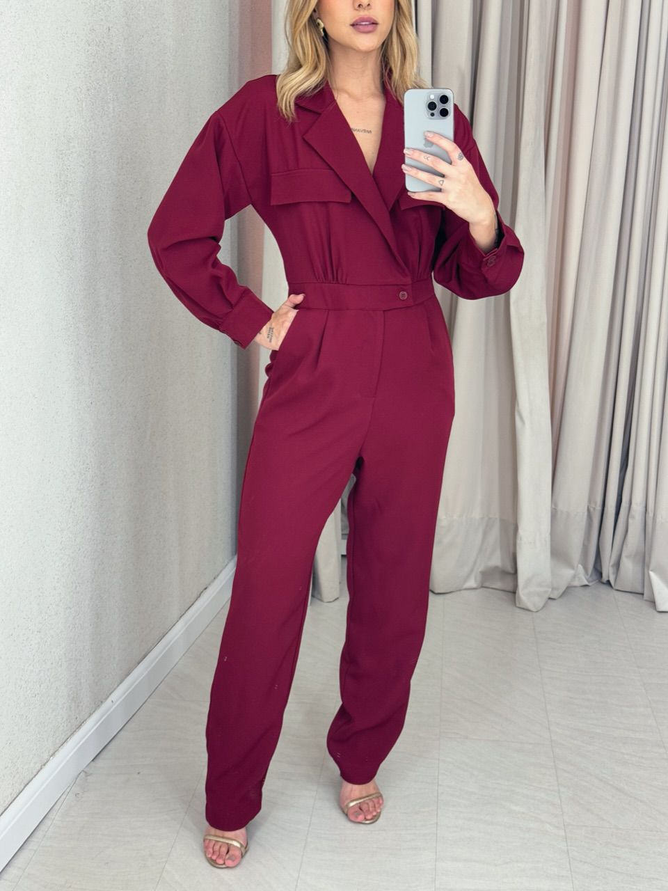 MACACÃO DANIELA MANGA LONGA CHERRY RED