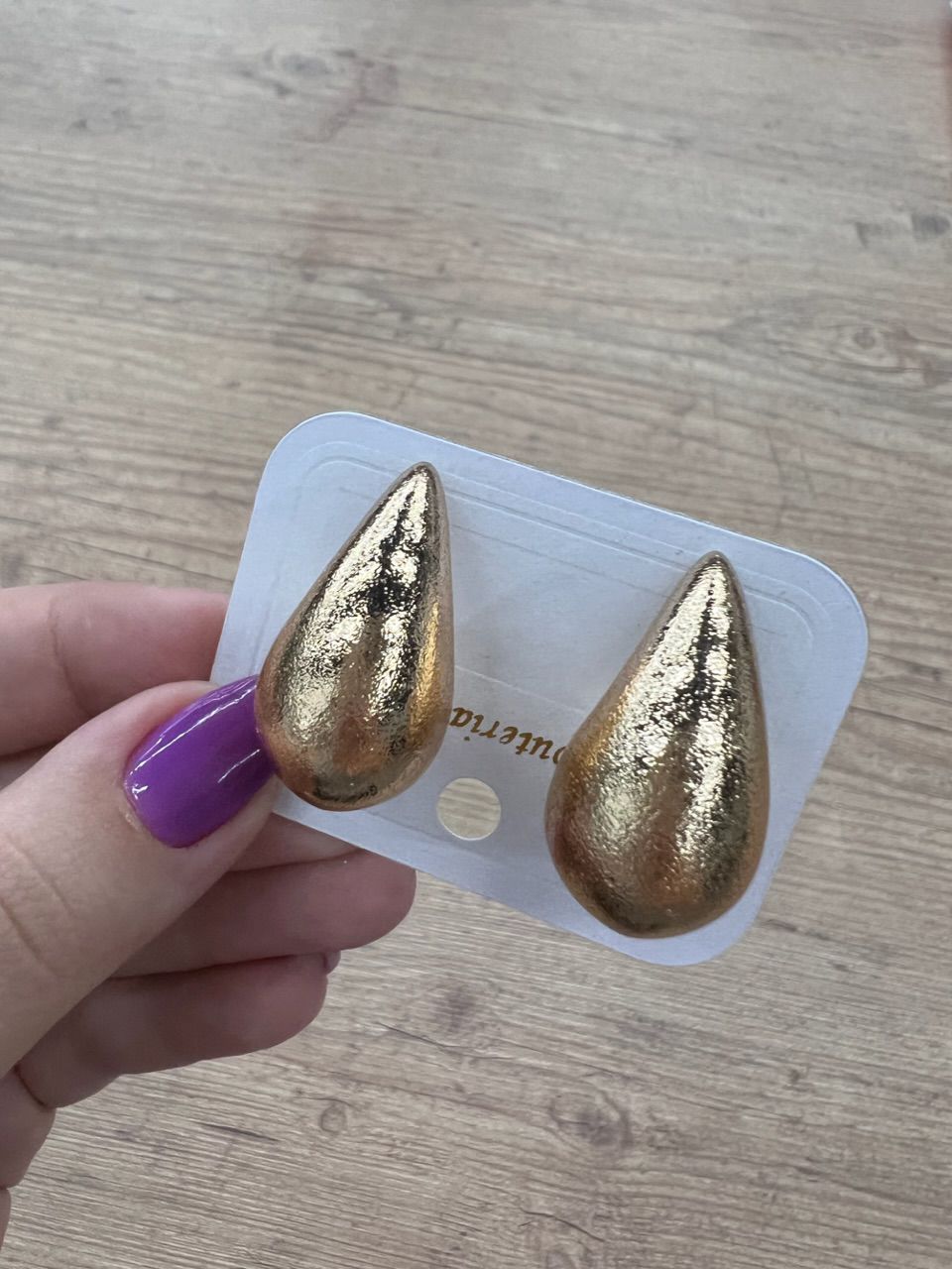 BRINCO FOSCO GOTA DOURADO