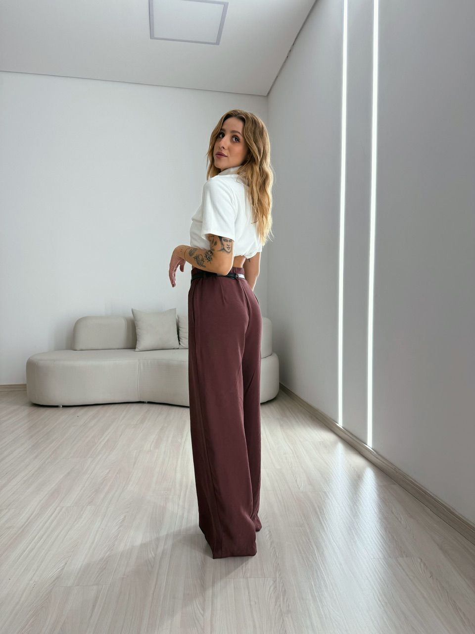 CALÇA JÚLIA PANTALONA MARROM BORDÔ