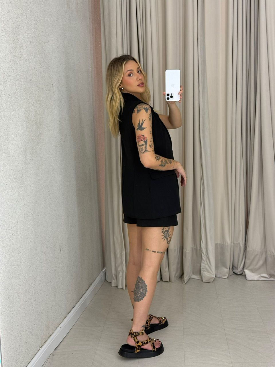 CONJUNTO IVANA SHORT SAIA PRETO
