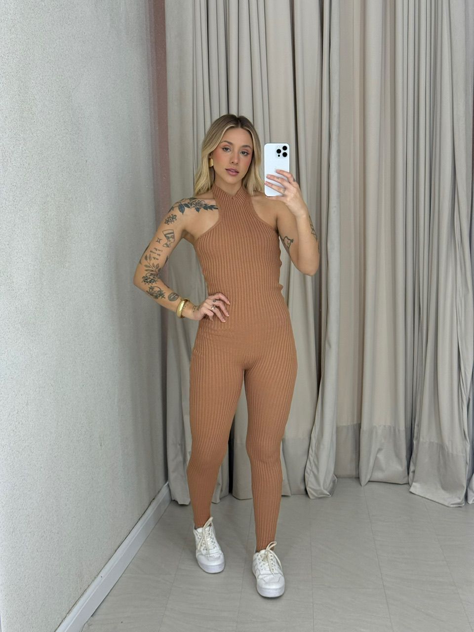 MACACÃO PALOMA FRENTE ÚNICA NUDE
