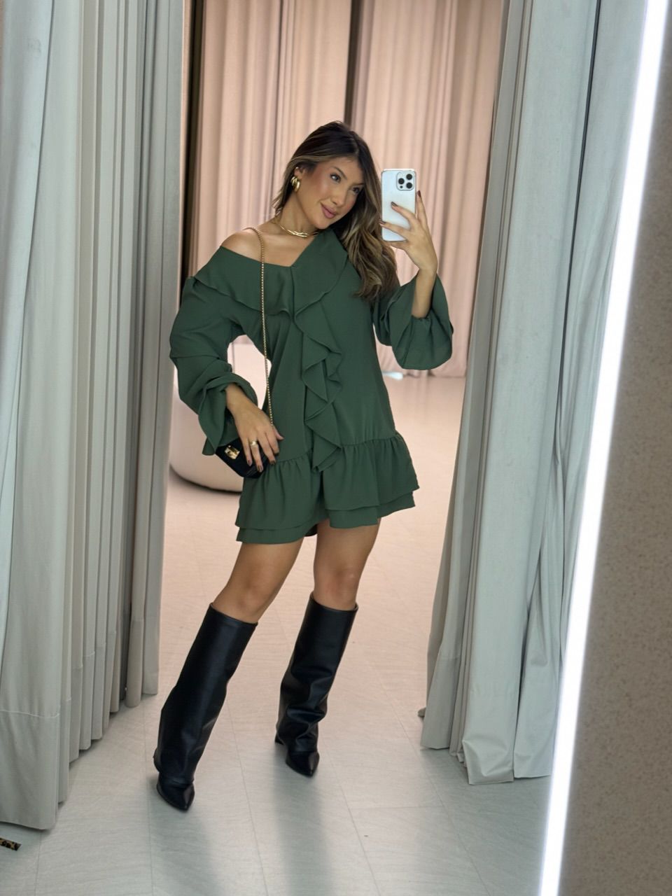 VESTIDO CELIANE BABADOS VERDE - 0063990014 - CAROLLA FERRARO