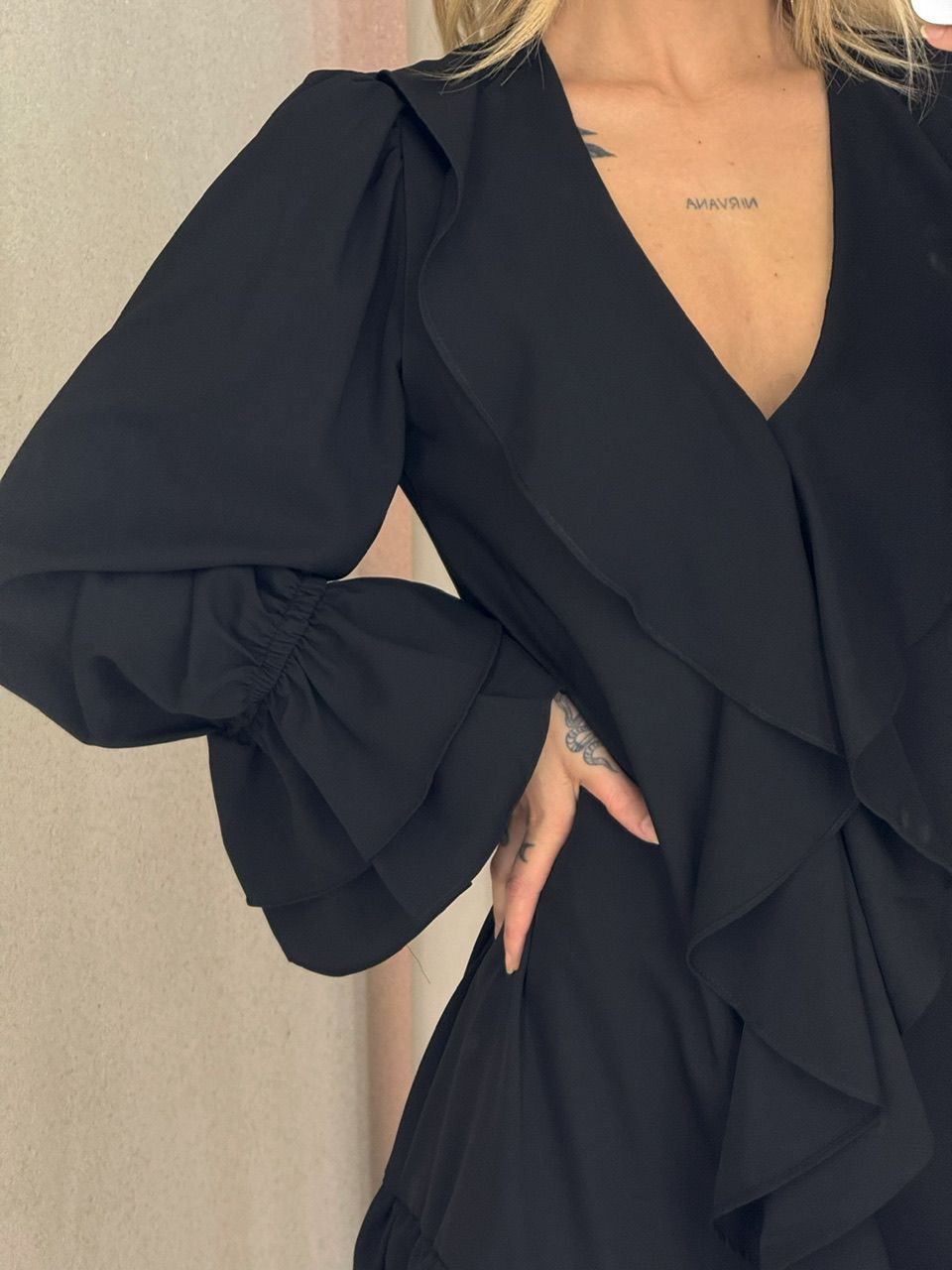 VESTIDO CELIANE BABADOS PRETO