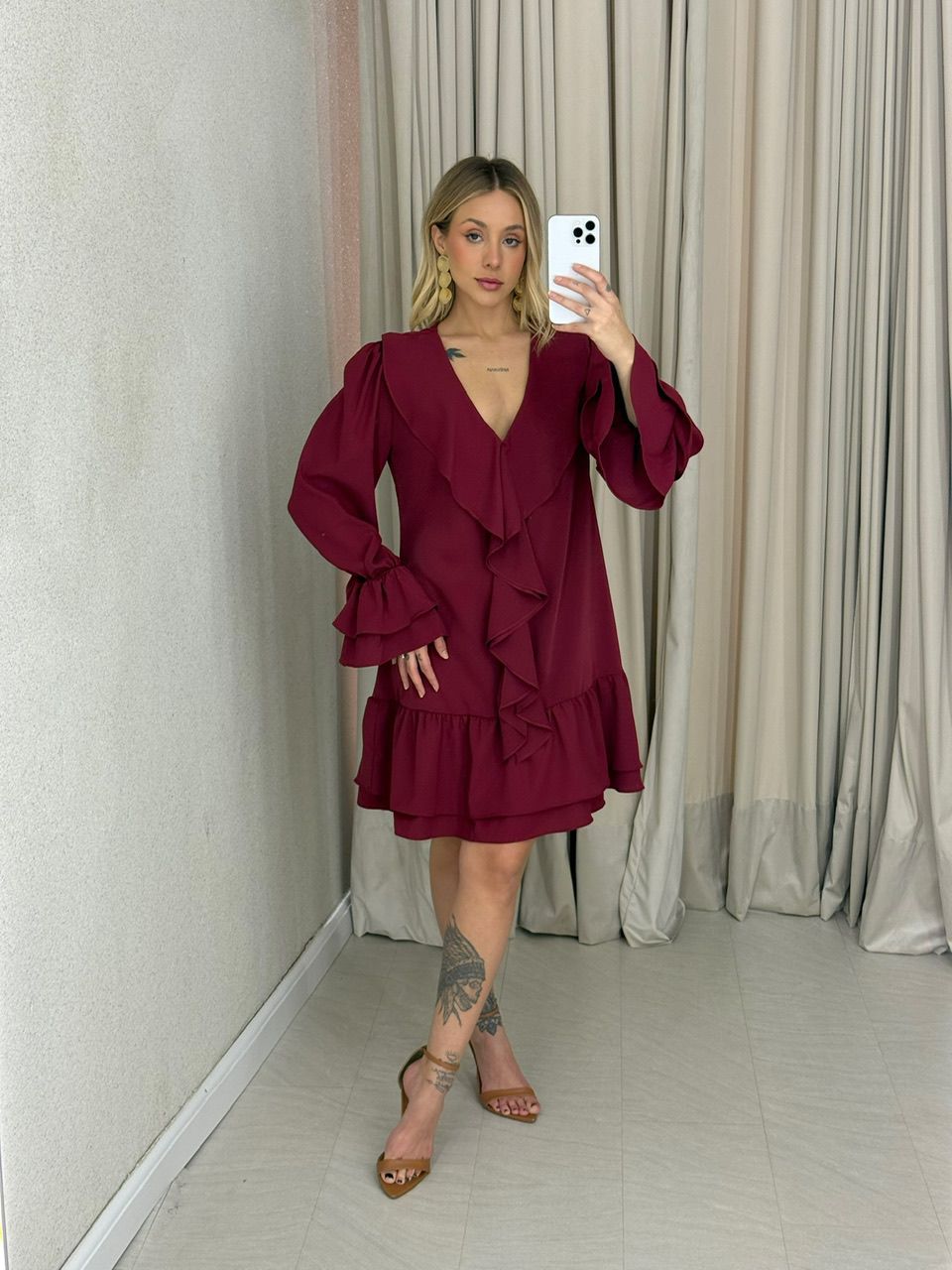 VESTIDO CELIANE BABADOS VINHO