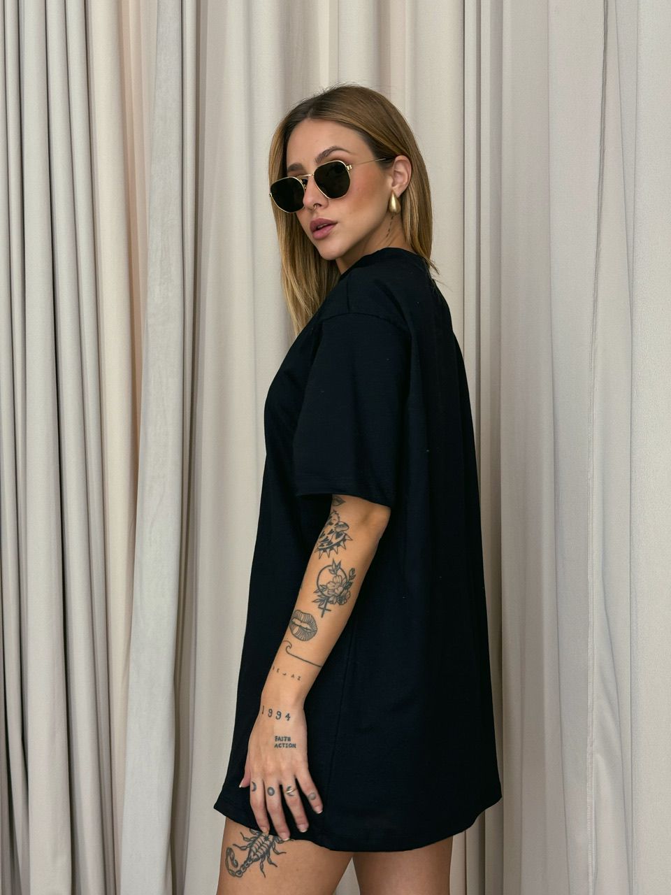 CAMISETÃO AMORA BÁSICO PRETO