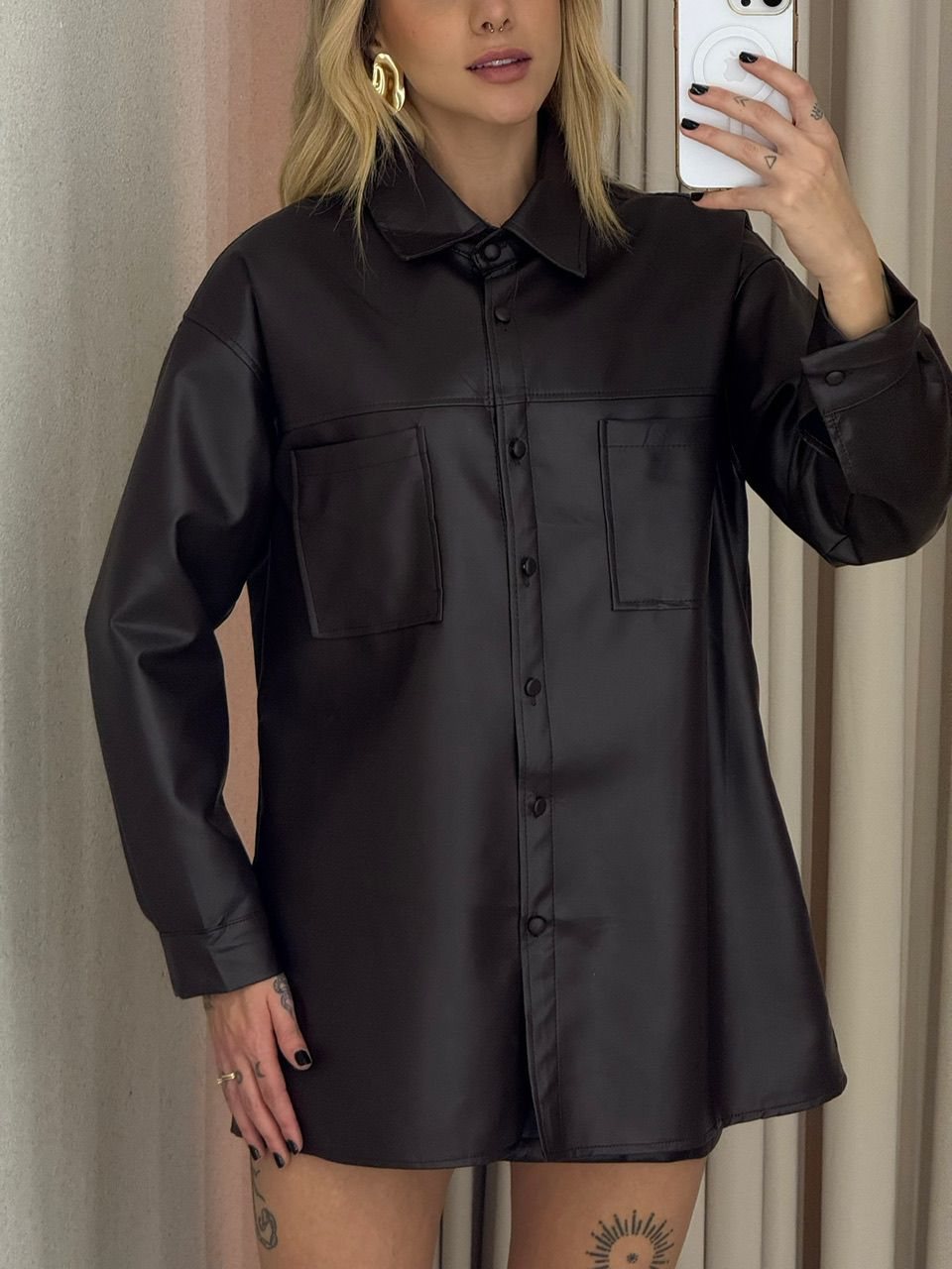 CAMISA DAFNE COURO FAKE MARROM