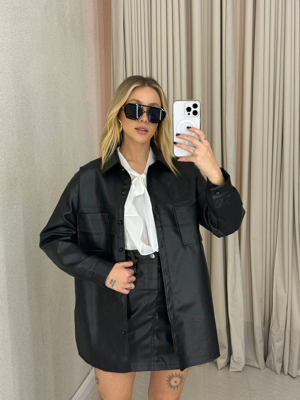 CAMISA DAFNE COURO FAKE PRETA