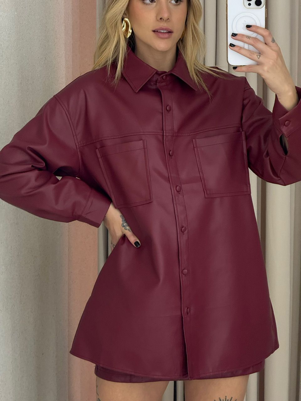 CAMISA DAFNE COURO FAKE VINHO