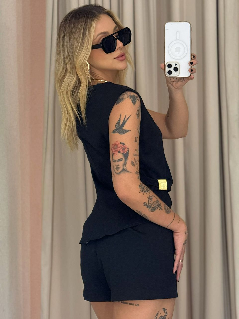 CONJUNTO PENELOPE SHORT SAIA PRETA