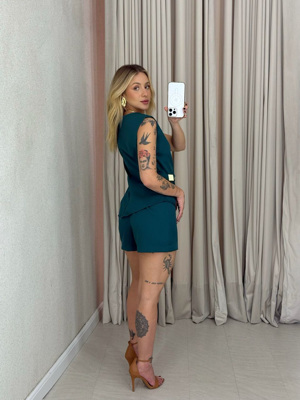 CONJUNTO PENELOPE SHORT SAIA VERDE