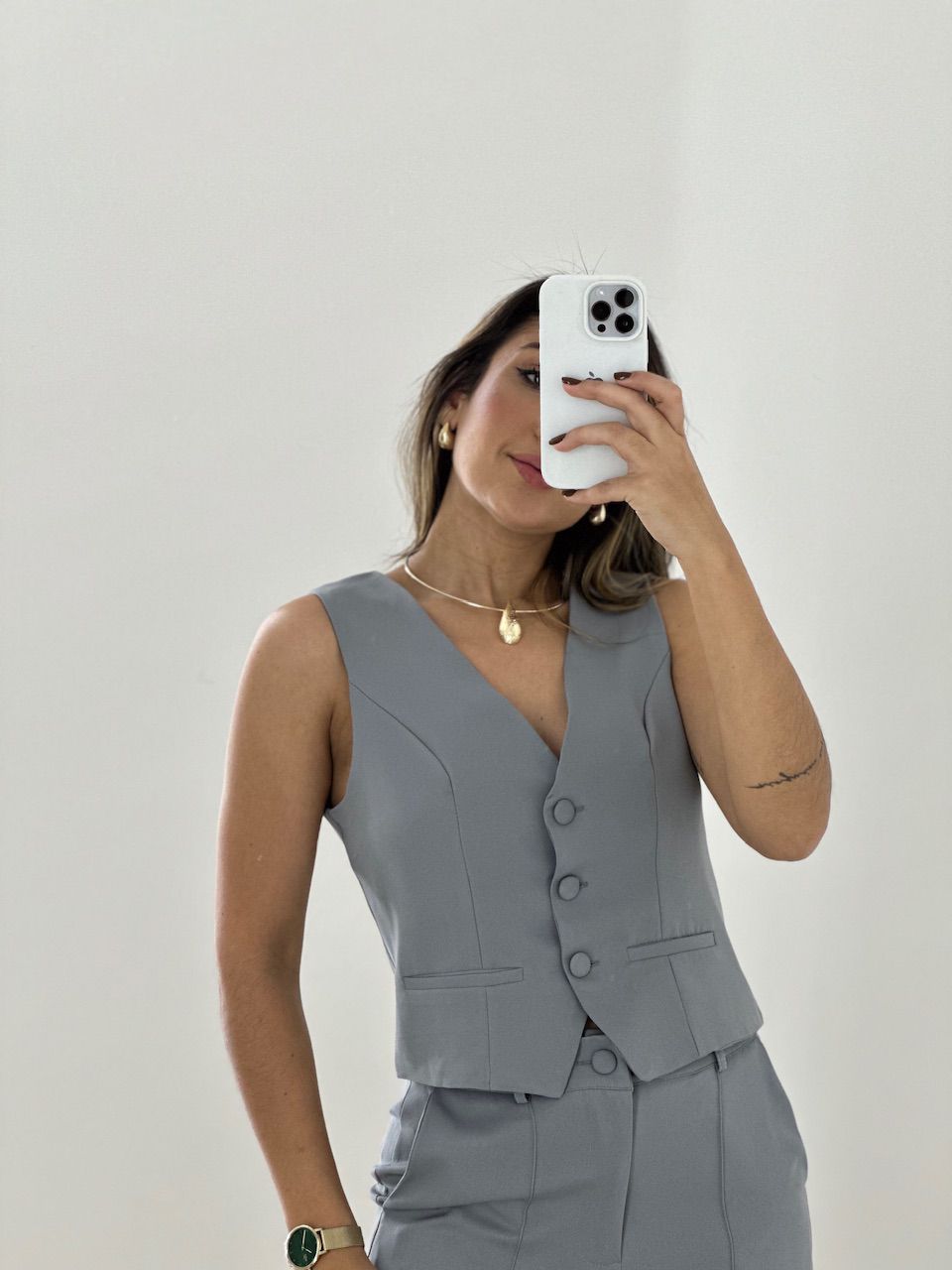 CONJUNTO COLETE COM CALÇA CINZA