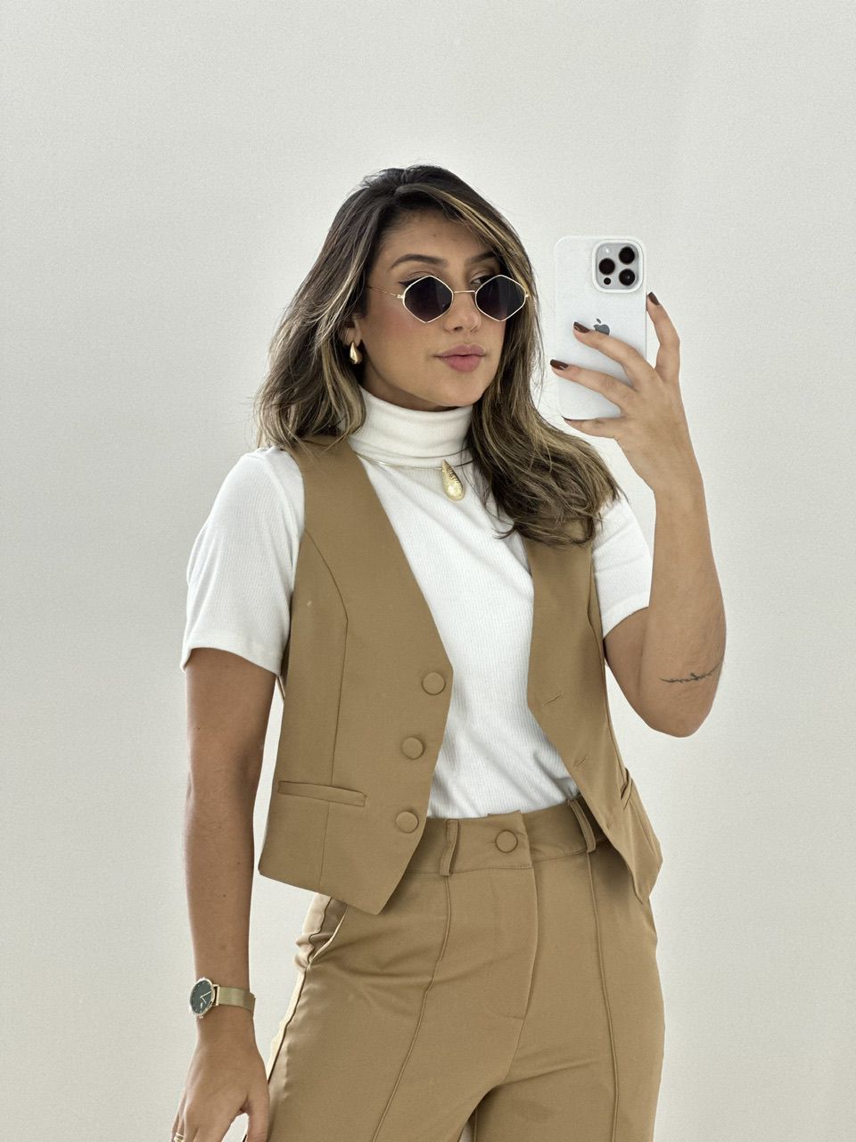 CONJUNTO COLETE COM CALÇA NUDE