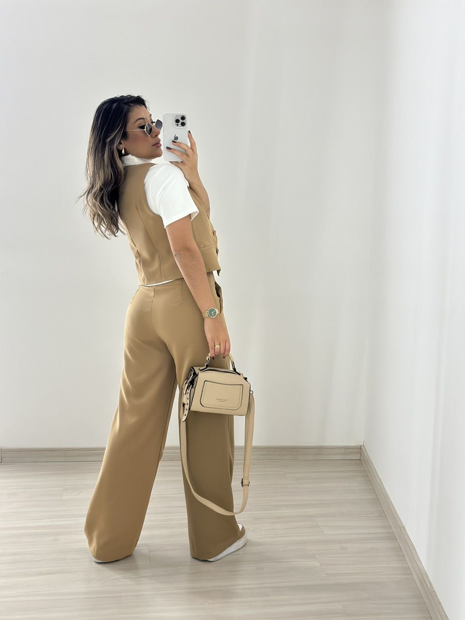 CONJUNTO COLETE COM CALÇA NUDE